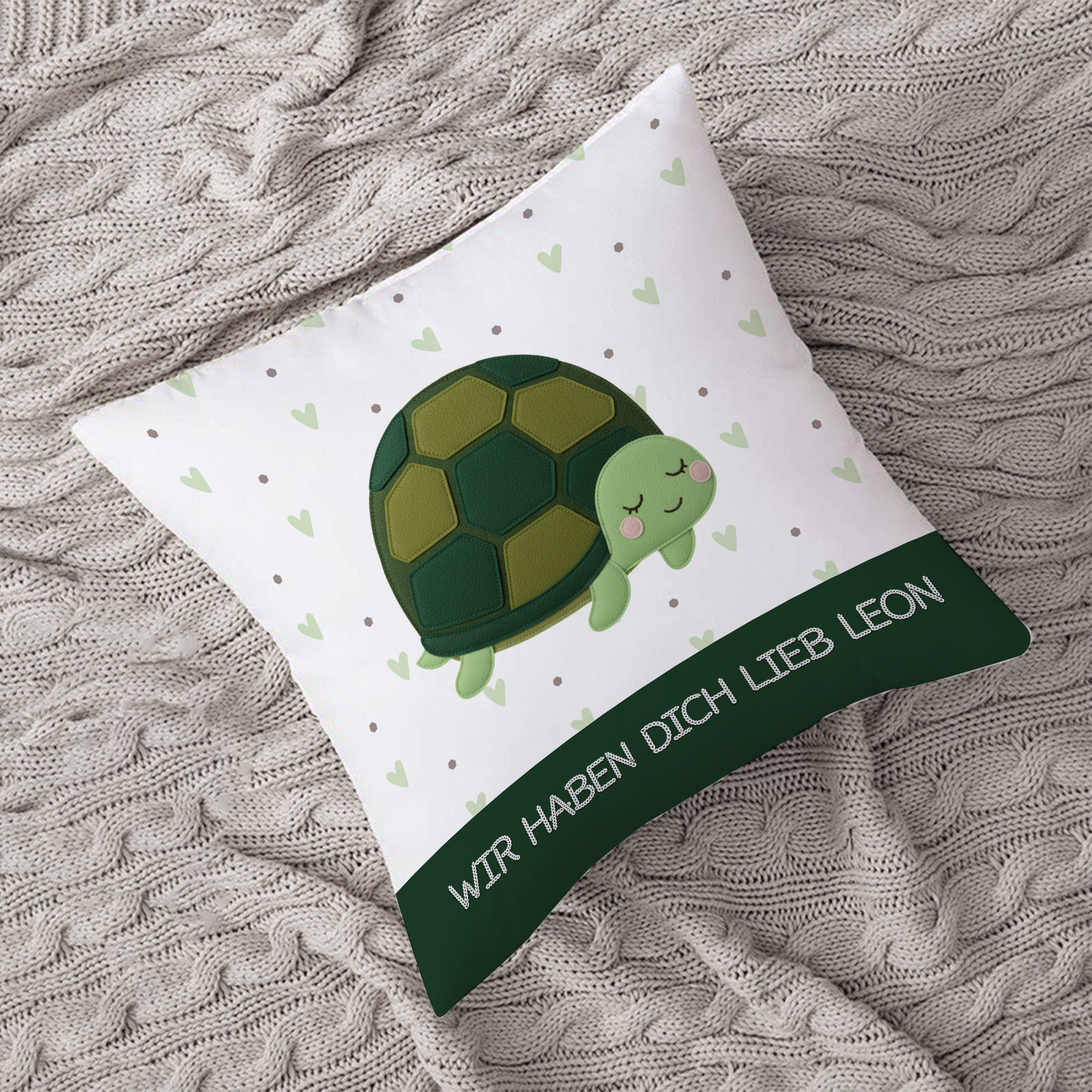 Personalisiertes Kissen „Schlummer-Schildkröte“ – Kuschelweich in Stick-Optik