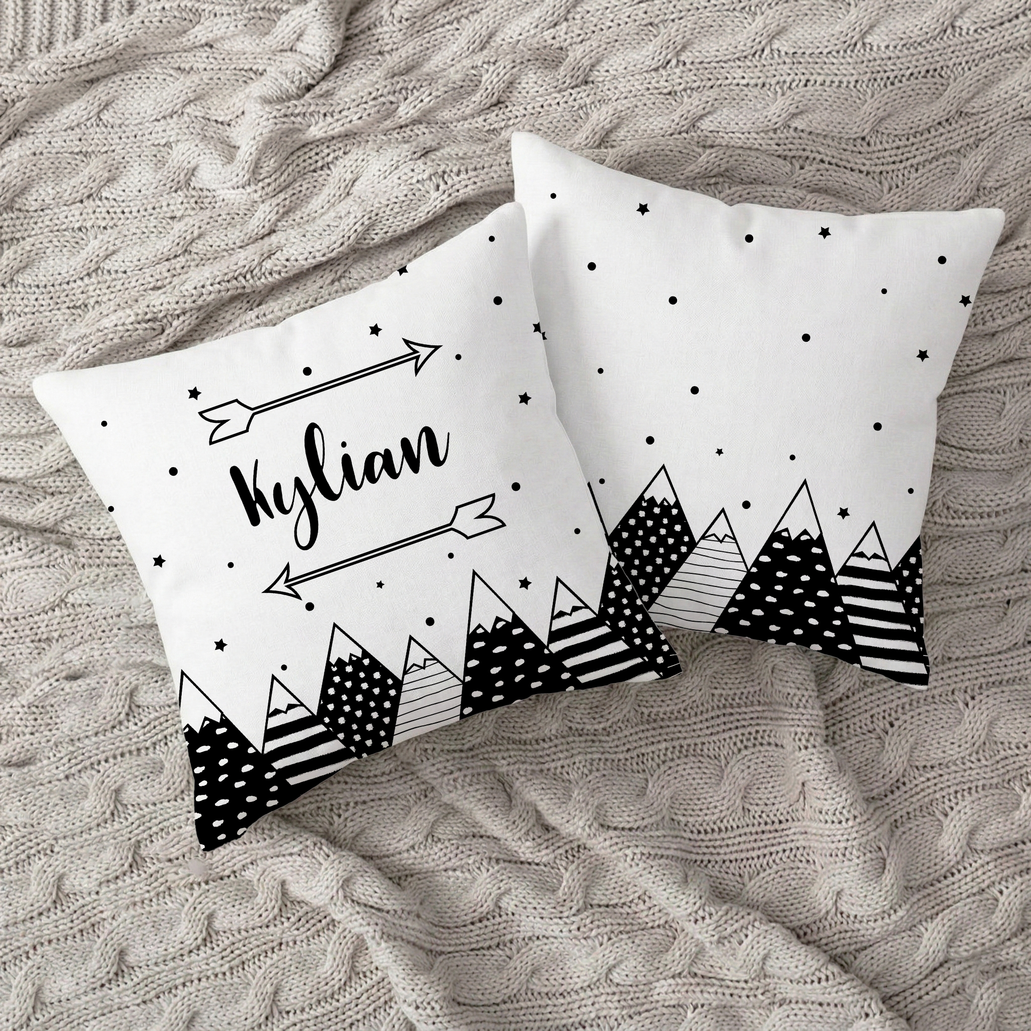 Kissen inklusive Innenkissen mit Namen oder Text personalisierbar im Design Wild child white in zwei Größen 