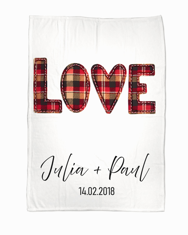 Flauschige Kuscheldecke mit Namen oder Text personalisierbar im Design LOVE als Patch mit Datum | Perfektes Geschenk für eure Lieben Kopie Kopie